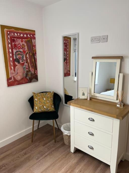 No5 At 53 - 2 Bed Apartment In Leek, Staffs Peak District Eksteriør bilde