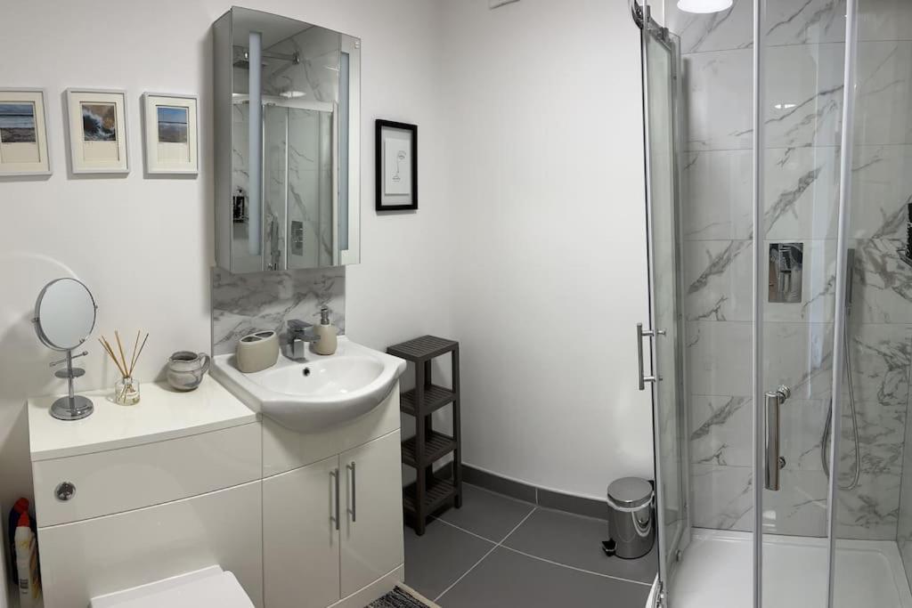No5 At 53 - 2 Bed Apartment In Leek, Staffs Peak District Eksteriør bilde