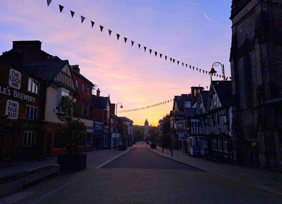 No5 At 53 - 2 Bed Apartment In Leek, Staffs Peak District Eksteriør bilde