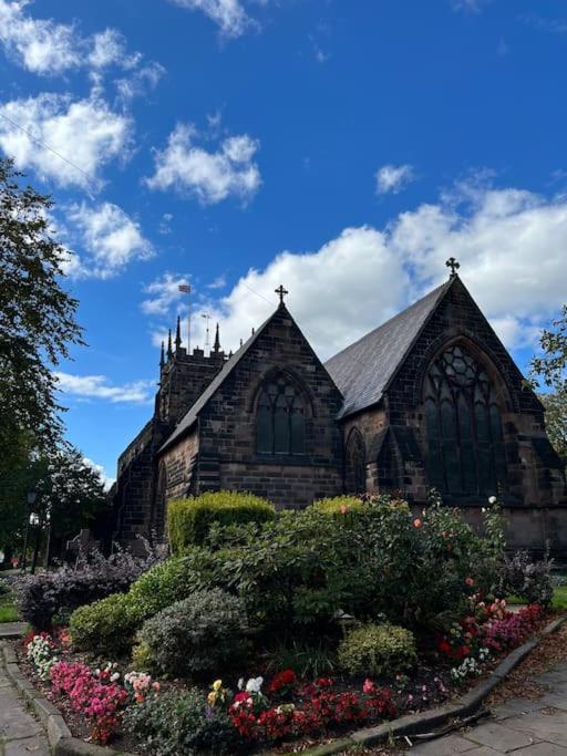 No5 At 53 - 2 Bed Apartment In Leek, Staffs Peak District Eksteriør bilde