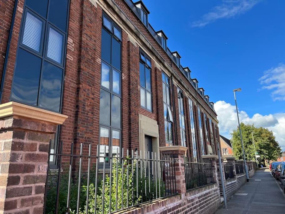 No5 At 53 - 2 Bed Apartment In Leek, Staffs Peak District Eksteriør bilde