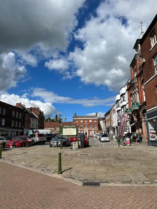 No5 At 53 - 2 Bed Apartment In Leek, Staffs Peak District Eksteriør bilde